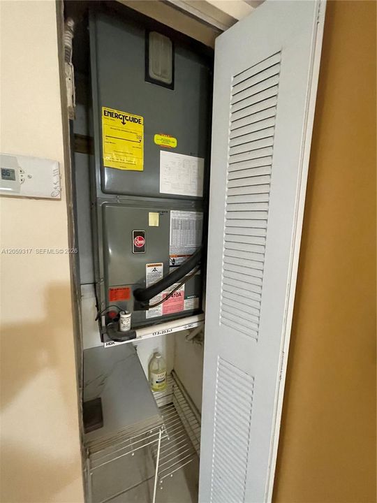 В аренду: $2,300 (2 спален, 2 ванн, 1140 Квадратных фут)