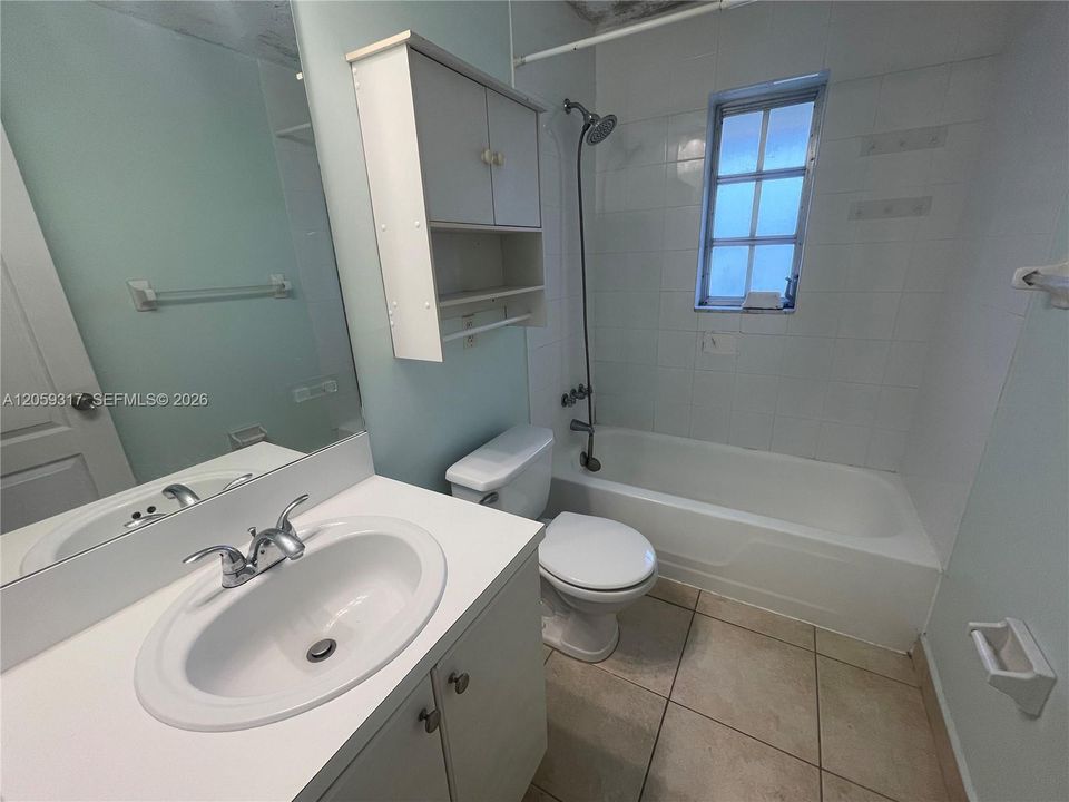 В аренду: $2,300 (2 спален, 2 ванн, 1140 Квадратных фут)