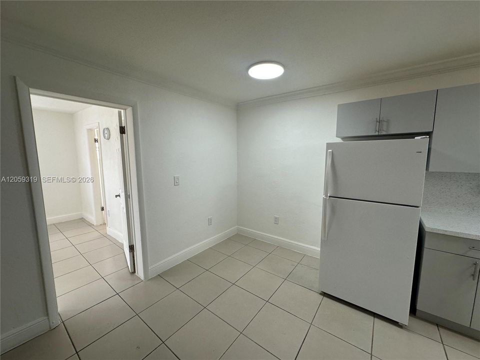 For Sale: $204,999 (1 beds, 1 baths, 542 Square Feet)