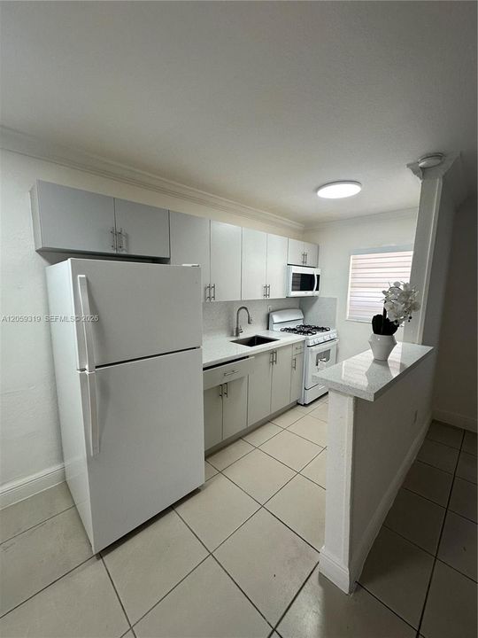 For Sale: $204,999 (1 beds, 1 baths, 542 Square Feet)