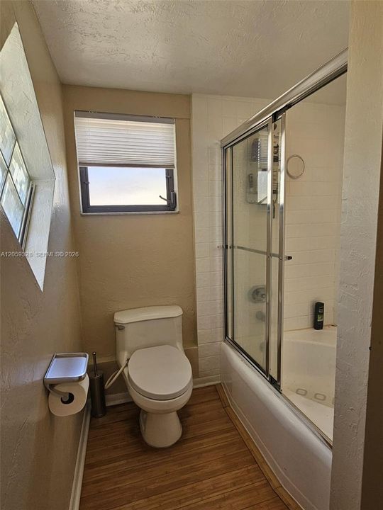 На продажу: $439,999 (2 спален, 2 ванн, 1270 Квадратных фут)