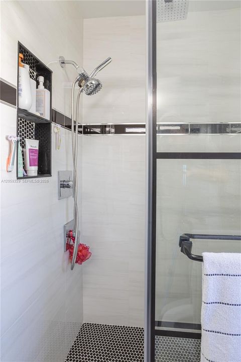 В аренду: $3,900 (4 спален, 2 ванн, 1629 Квадратных фут)