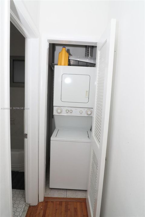 В аренду: $2,400 (1 спален, 1 ванн, 500 Квадратных фут)