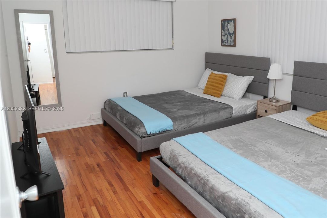 В аренду: $2,400 (1 спален, 1 ванн, 500 Квадратных фут)