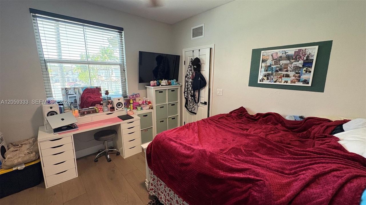 En Venta: $675,000 (3 camas, 2 baños, 1520 Pies cuadrados)