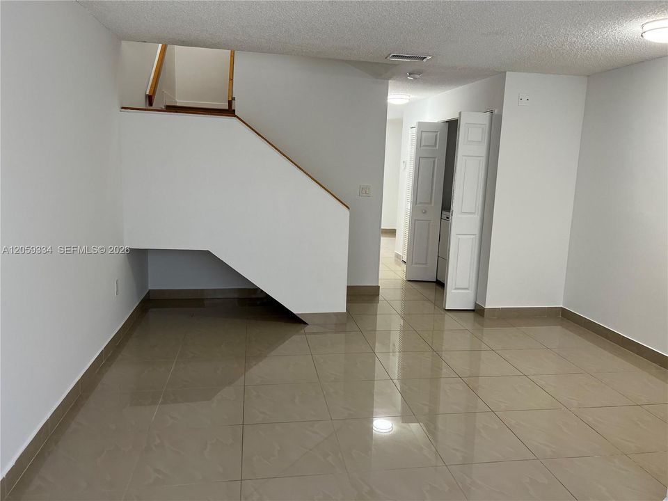 В аренду: $2,650 (2 спален, 2 ванн, 1210 Квадратных фут)