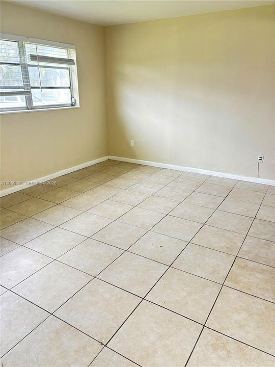 For Rent: $1,750 (1 beds, 1 baths, 600 Square Feet)