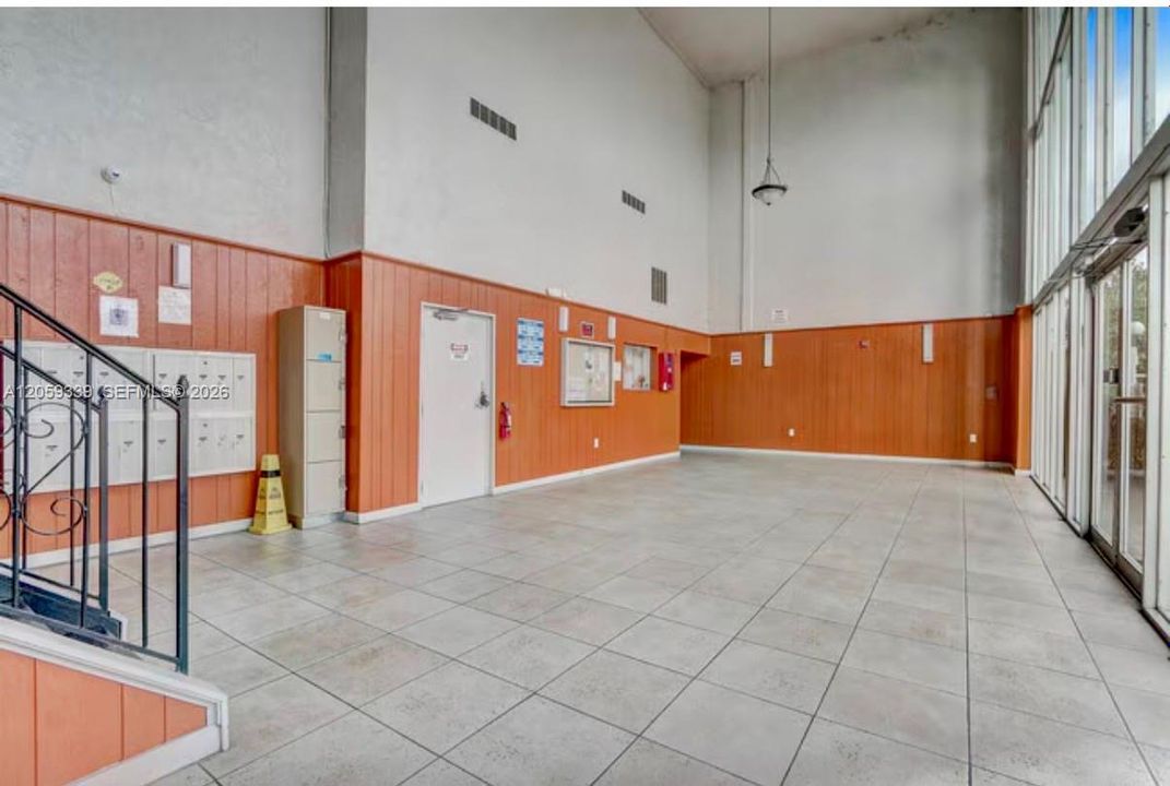 В аренду: $1,400 (3 спален, 1 ванн, 910 Квадратных фут)