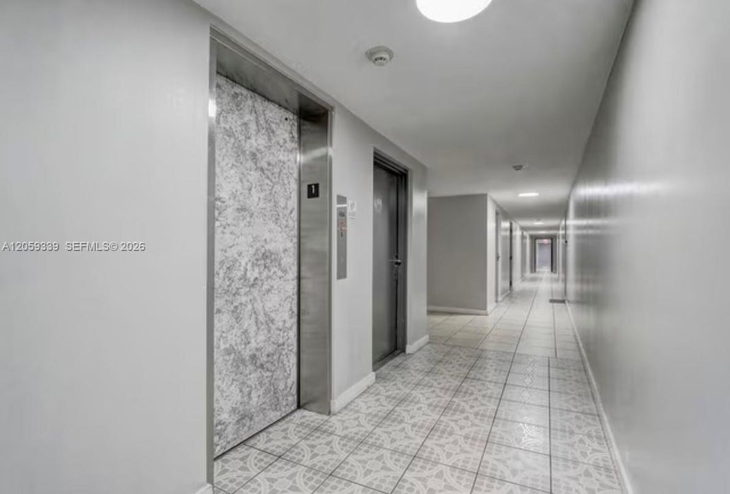 В аренду: $1,400 (3 спален, 1 ванн, 910 Квадратных фут)