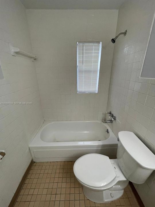В аренду: $1,400 (3 спален, 1 ванн, 910 Квадратных фут)