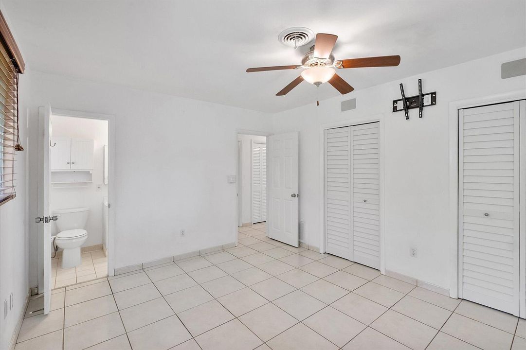 21-13988 Lakes Lure Ct_021