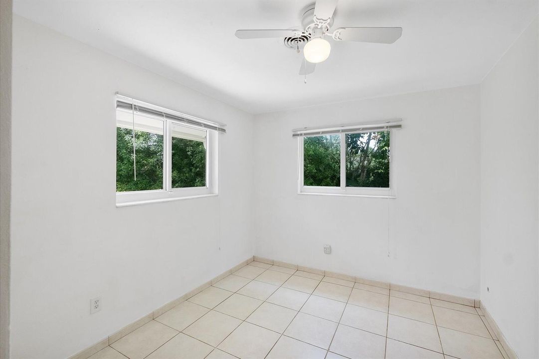 18-13988 Lakes Lure Ct_018