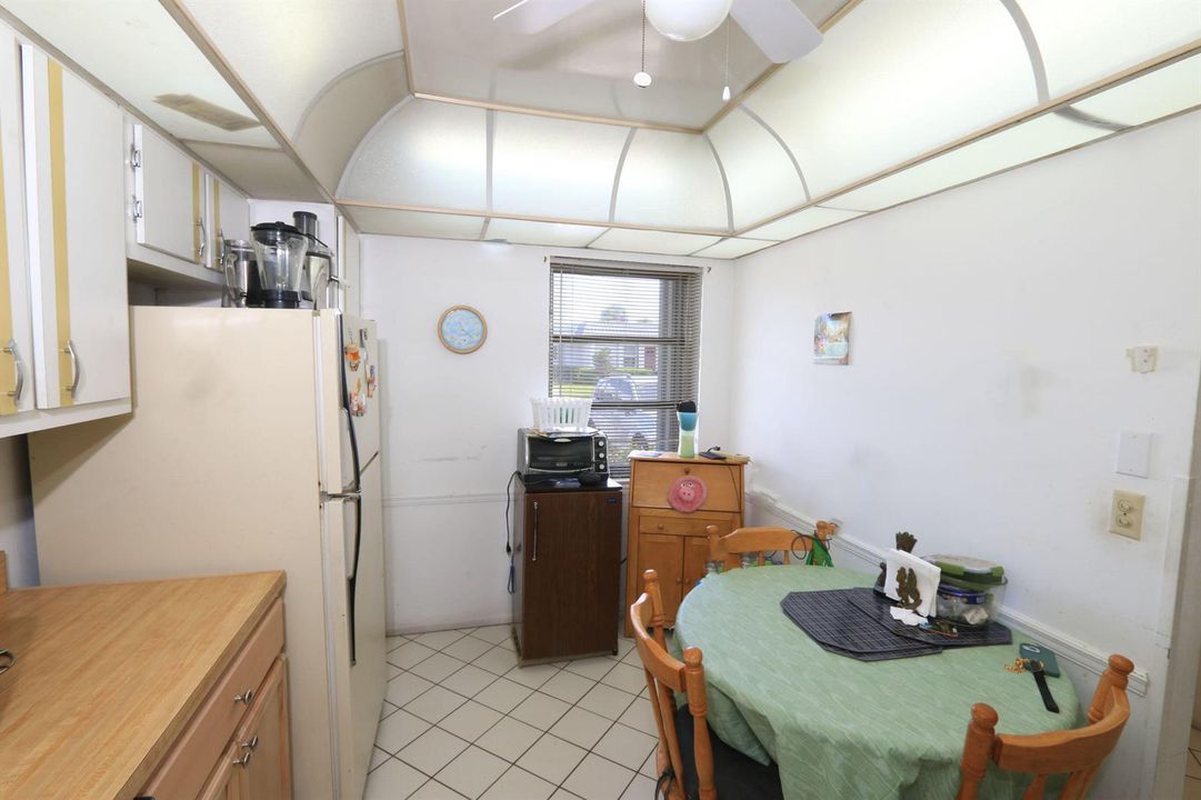 Eat-In Kitchen