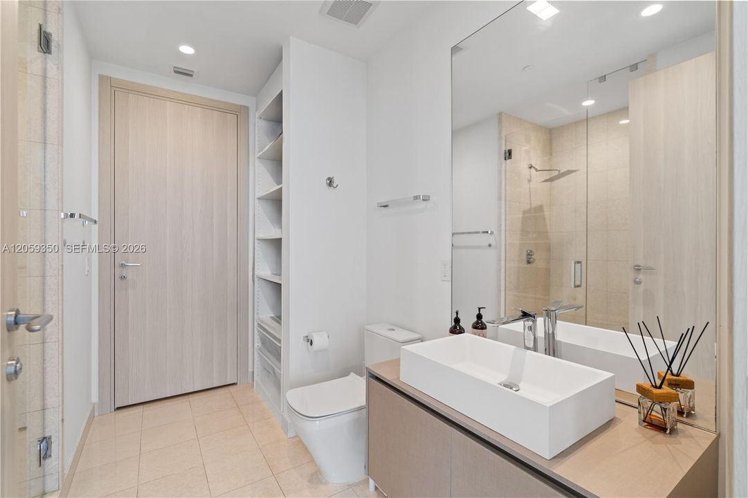 En Venta: $2,100,000 (2 camas, 2 baños, 1250 Pies cuadrados)