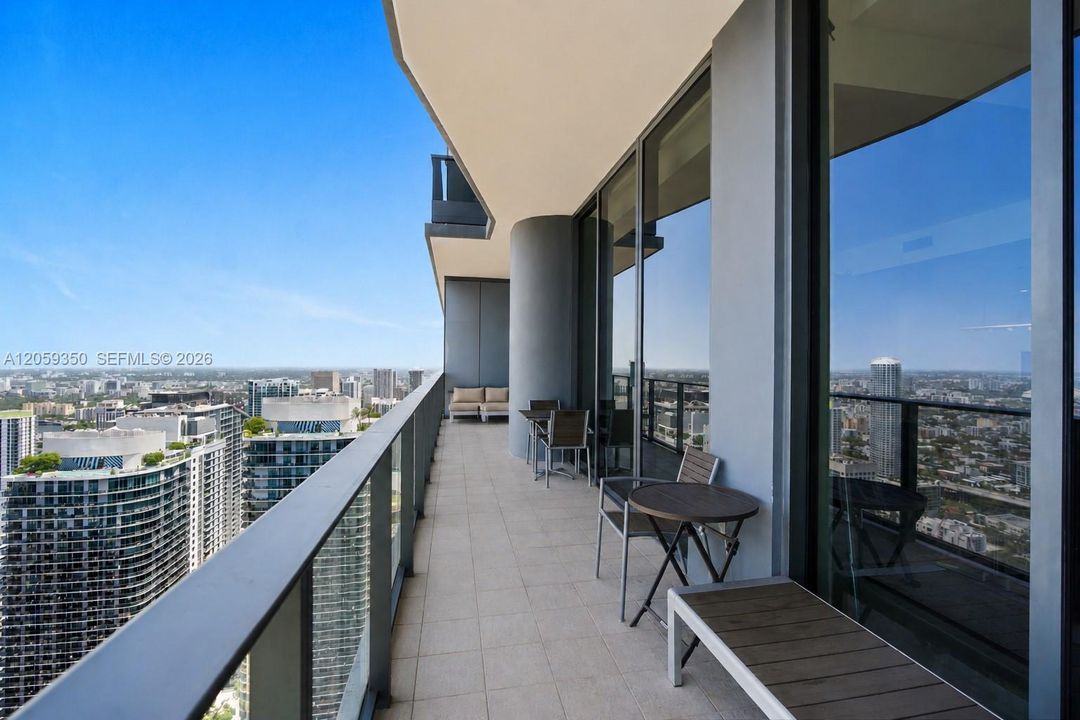 En Venta: $2,100,000 (2 camas, 2 baños, 1250 Pies cuadrados)