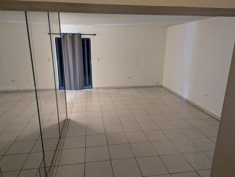 En Renta: $2,300 (2 camas, 1 baños, 1000 Pies cuadrados)