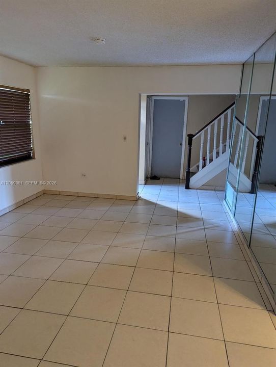 En Renta: $2,300 (2 camas, 1 baños, 1000 Pies cuadrados)
