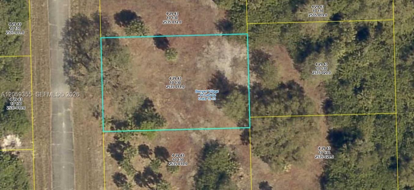 На продажу: $22,500 (0.23 acres)