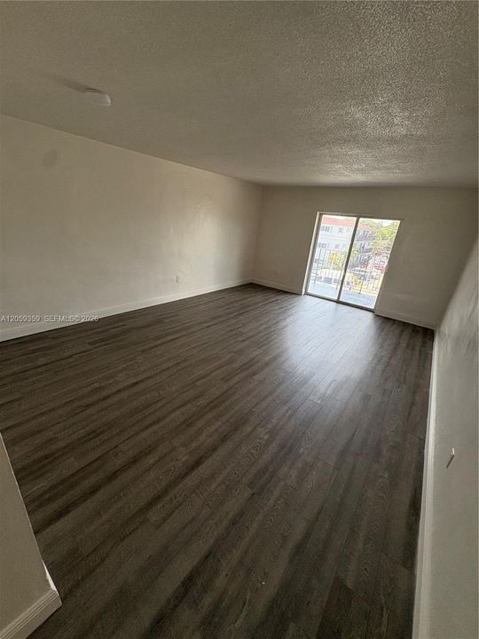 В аренду: $1,675 (1 спален, 1 ванн, 710 Квадратных фут)
