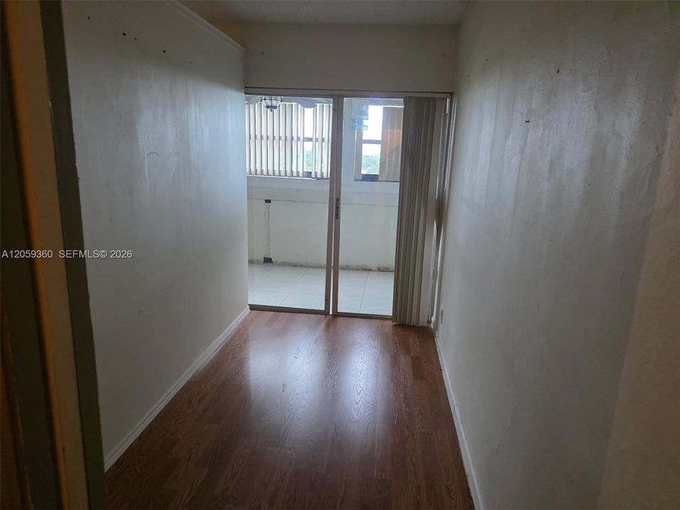 На продажу: $49,900 (1 спален, 1 ванн, 850 Квадратных фут)
