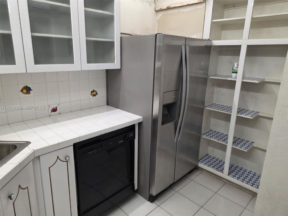 На продажу: $49,900 (1 спален, 1 ванн, 850 Квадратных фут)