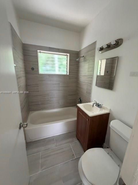 For Rent: $1,475 (1 beds, 1 baths, 700 Square Feet)