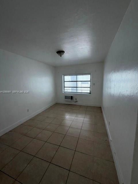 For Rent: $1,475 (1 beds, 1 baths, 700 Square Feet)