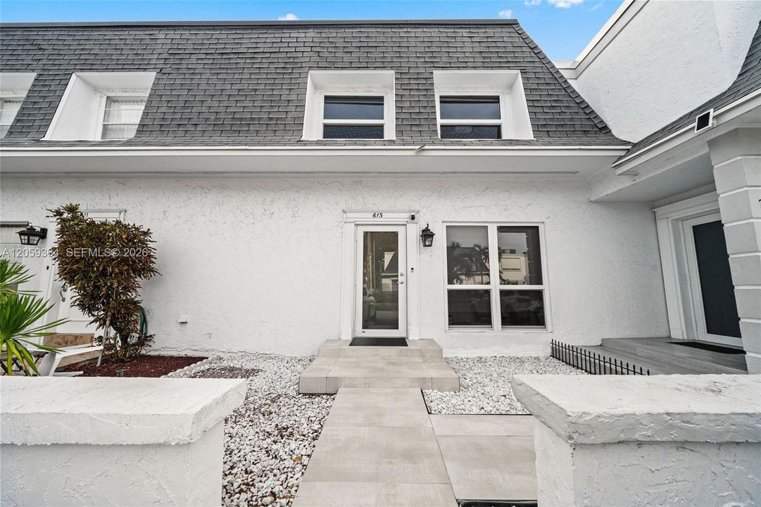 For Rent: $5,500 (3 beds, 2 baths, 1804 Square Feet)