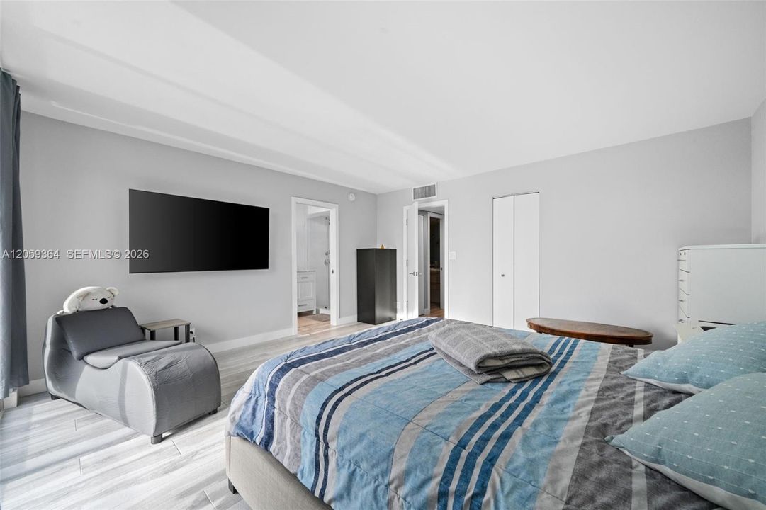 For Rent: $5,500 (3 beds, 2 baths, 1804 Square Feet)