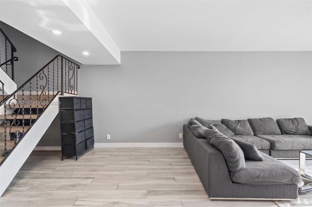 For Rent: $5,500 (3 beds, 2 baths, 1804 Square Feet)