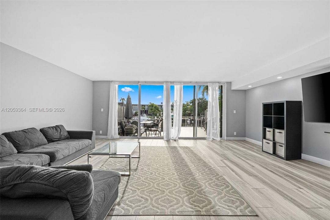 For Rent: $5,500 (3 beds, 2 baths, 1804 Square Feet)