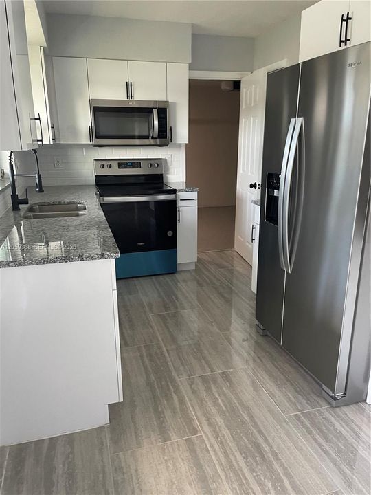 В аренду: $2,200 (3 спален, 2 ванн, 1315 Квадратных фут)