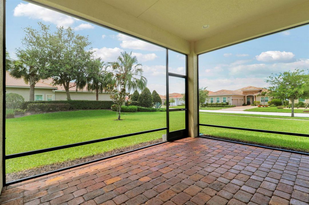 Screened & Covered Patio