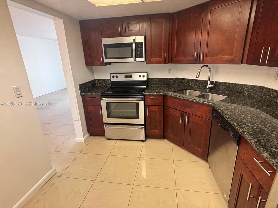 En Renta: $2,850 (3 camas, 2 baños, 1200 Pies cuadrados)