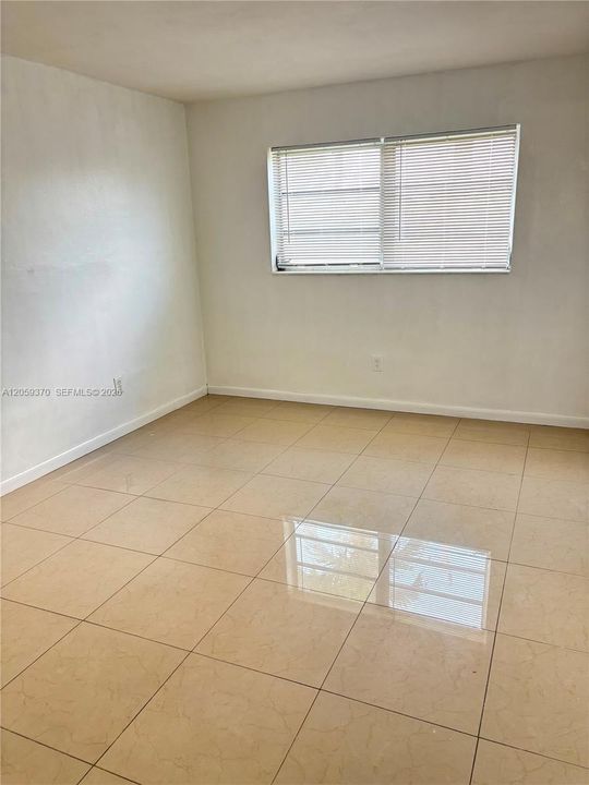 En Renta: $2,850 (3 camas, 2 baños, 1200 Pies cuadrados)