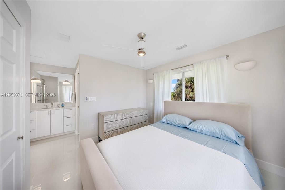На продажу: $309,000 (1 спален, 1 ванн, 670 Квадратных фут)
