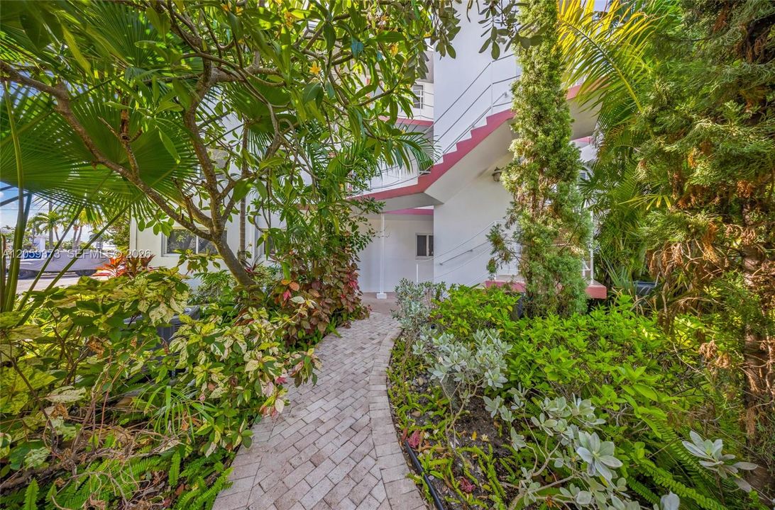 На продажу: $309,000 (1 спален, 1 ванн, 670 Квадратных фут)