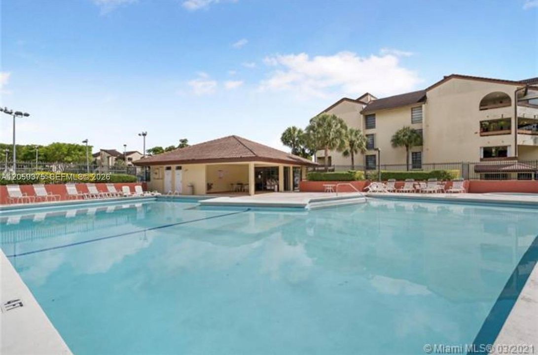 For Rent: $2,350 (2 beds, 2 baths, 1200 Square Feet)