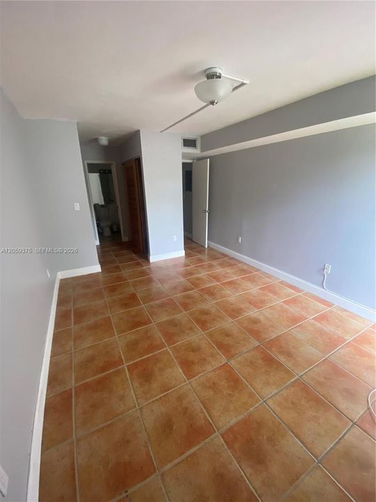 For Rent: $2,350 (2 beds, 2 baths, 1200 Square Feet)