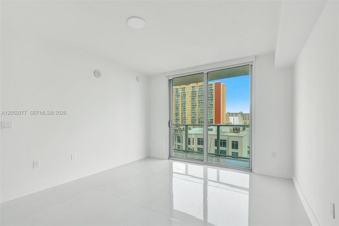 В аренду: $5,900 (2 спален, 3 ванн, 1541 Квадратных фут)