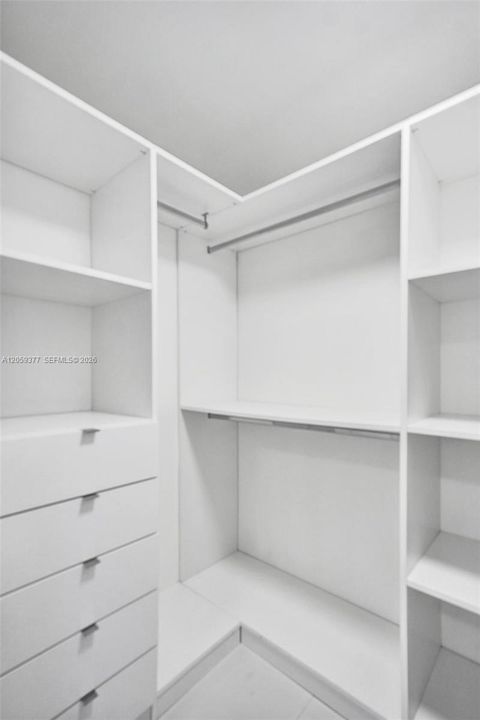 В аренду: $5,900 (2 спален, 3 ванн, 1541 Квадратных фут)