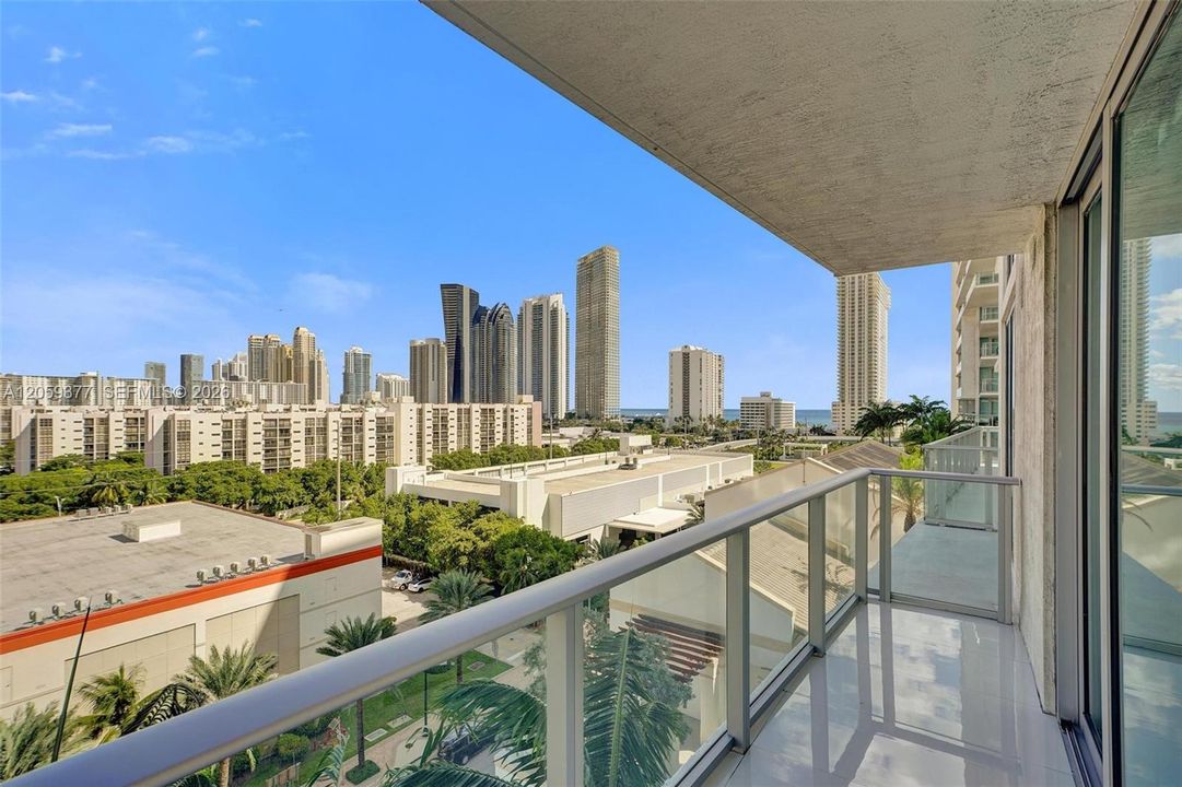 В аренду: $5,900 (2 спален, 3 ванн, 1541 Квадратных фут)