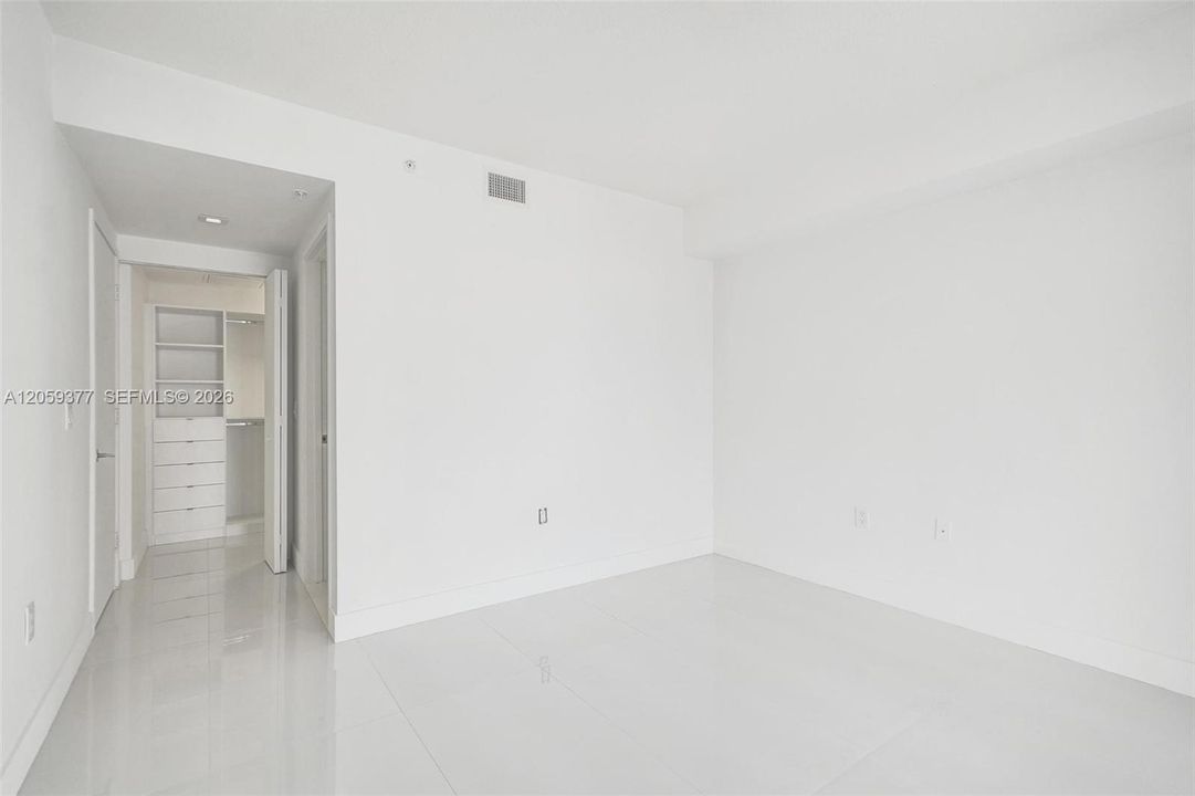 В аренду: $5,900 (2 спален, 3 ванн, 1541 Квадратных фут)