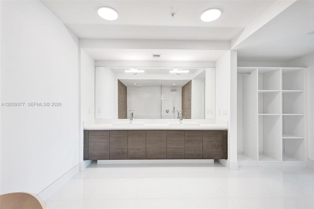 В аренду: $5,900 (2 спален, 3 ванн, 1541 Квадратных фут)