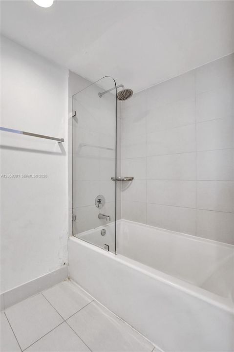 На продажу: $299,000 (2 спален, 2 ванн, 1028 Квадратных фут)