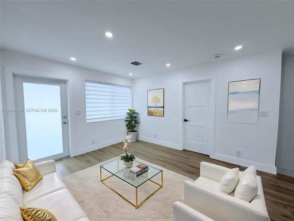 На продажу: $459,000 (3 спален, 2 ванн, 1128 Квадратных фут)