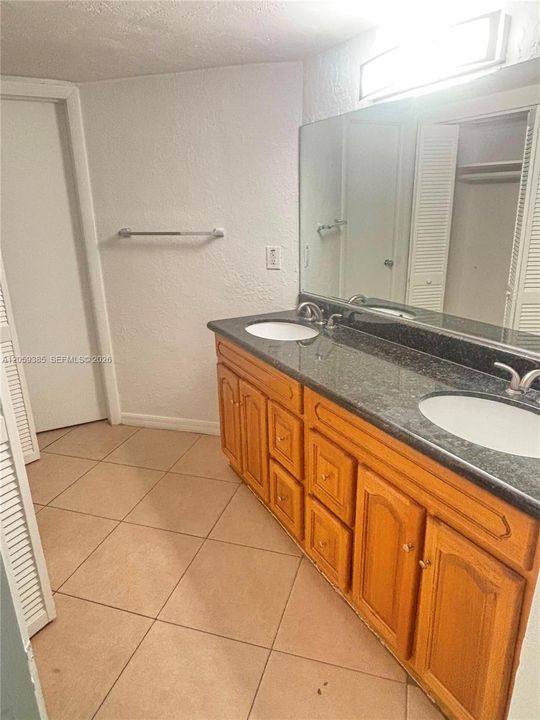 En Renta: $2,800 (3 camas, 2 baños, 1200 Pies cuadrados)