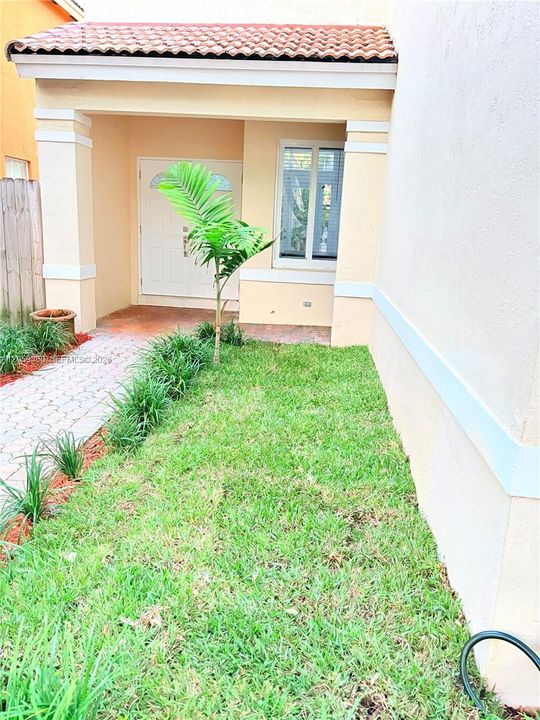 Recientemente alquilado: $4,000 (4 camas, 2 baños, 2093 Pies cuadrados)