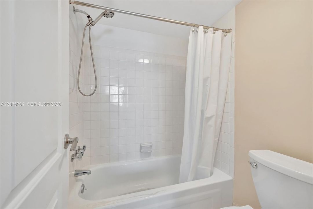 В аренду: $2,000 (1 спален, 1 ванн, 850 Квадратных фут)