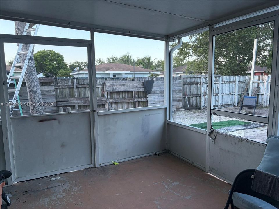 En Venta: $610,000 (3 camas, 2 baños, 1200 Pies cuadrados)